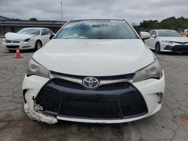 Седаны TOYOTA CAMRY 2016 Белы