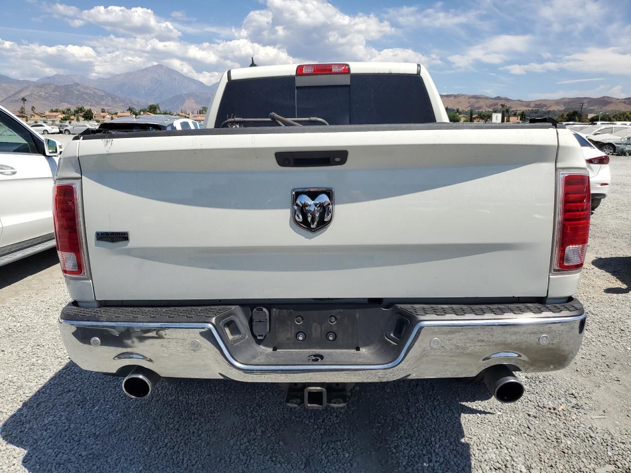 2018 Ram 1500 Laramie VIN: 1C6RR6NM8JS305593 Lot: 70353135