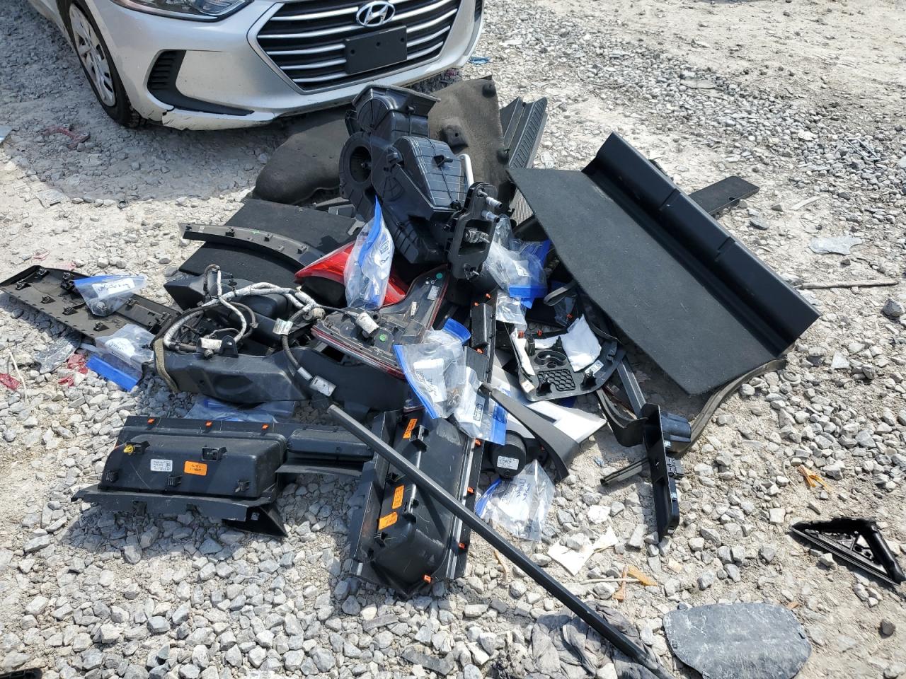 2020 Ford Explorer Xlt VIN: 1FMSK7DH3LGA28605 Lot: 70529445