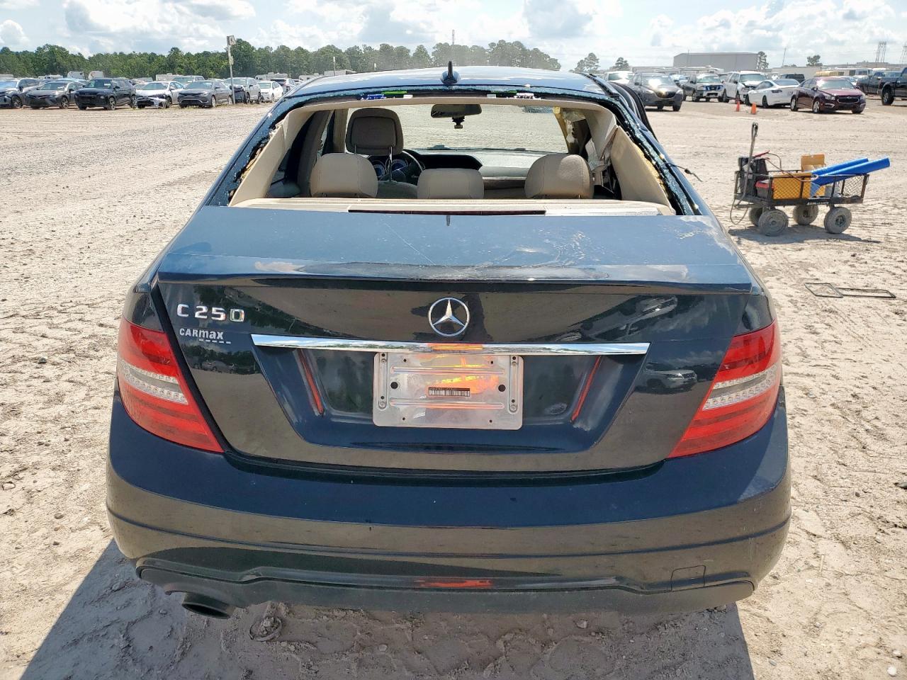 2014 Mercedes-Benz C 250 VIN: WDDGF4HB2EA958641 Lot: 68737145