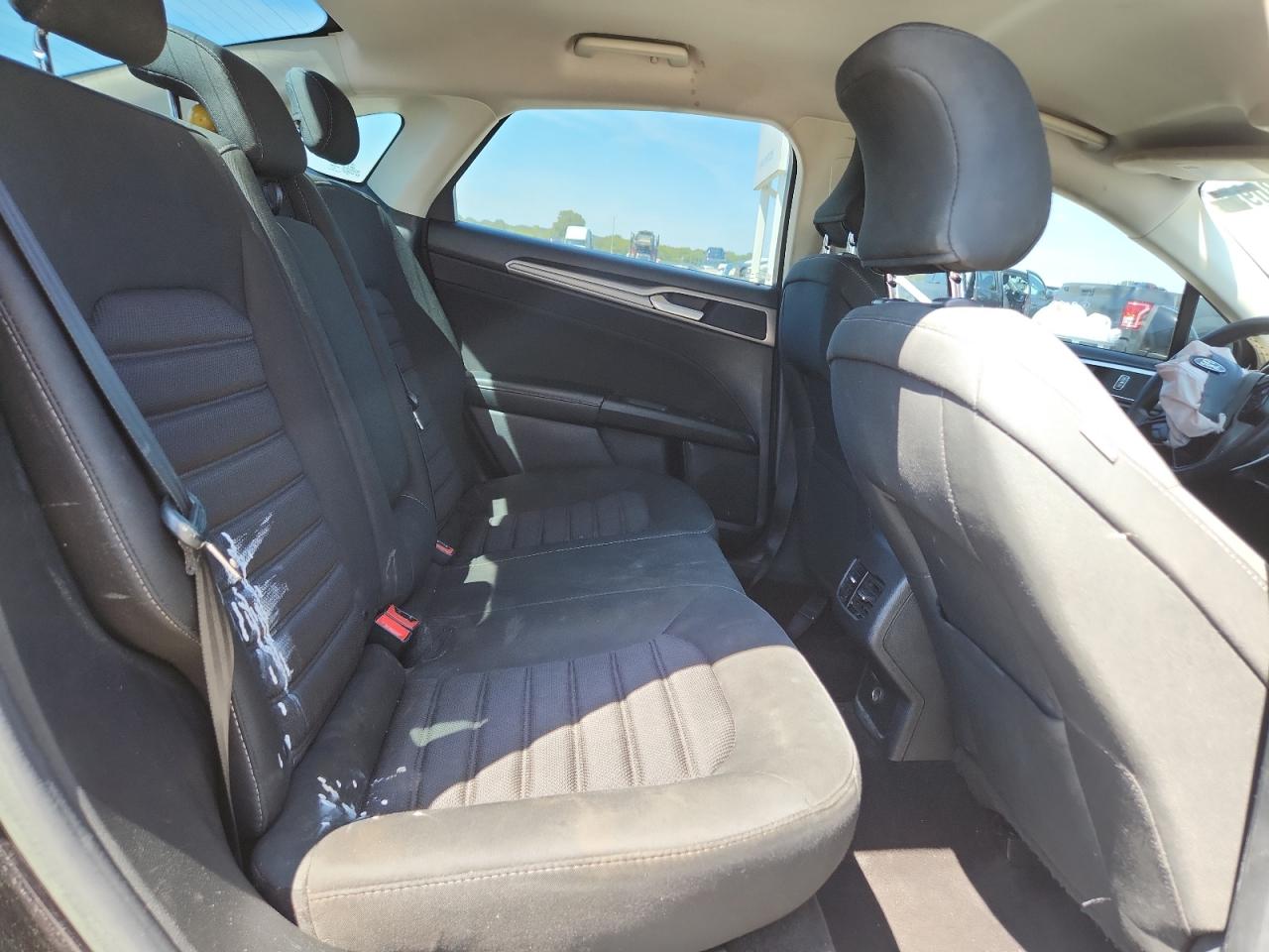 2019 Ford Fusion Se VIN: 3FA6P0LU6KR110628 Lot: 70423095