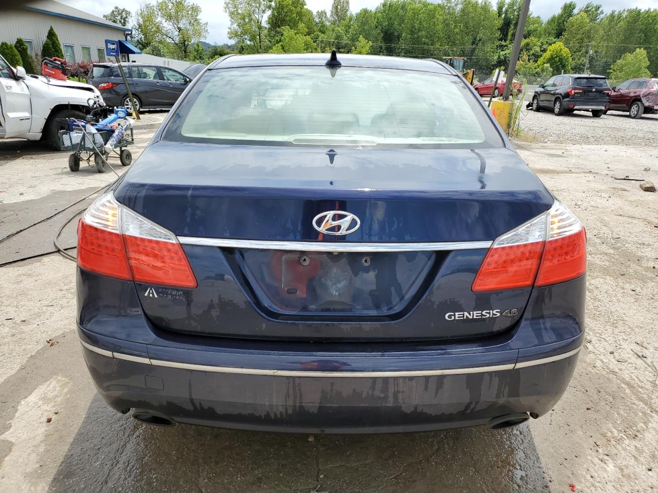 2010 Hyundai Genesis 4.6L VIN: KMHGC4DF5AU094197 Lot: 66178005