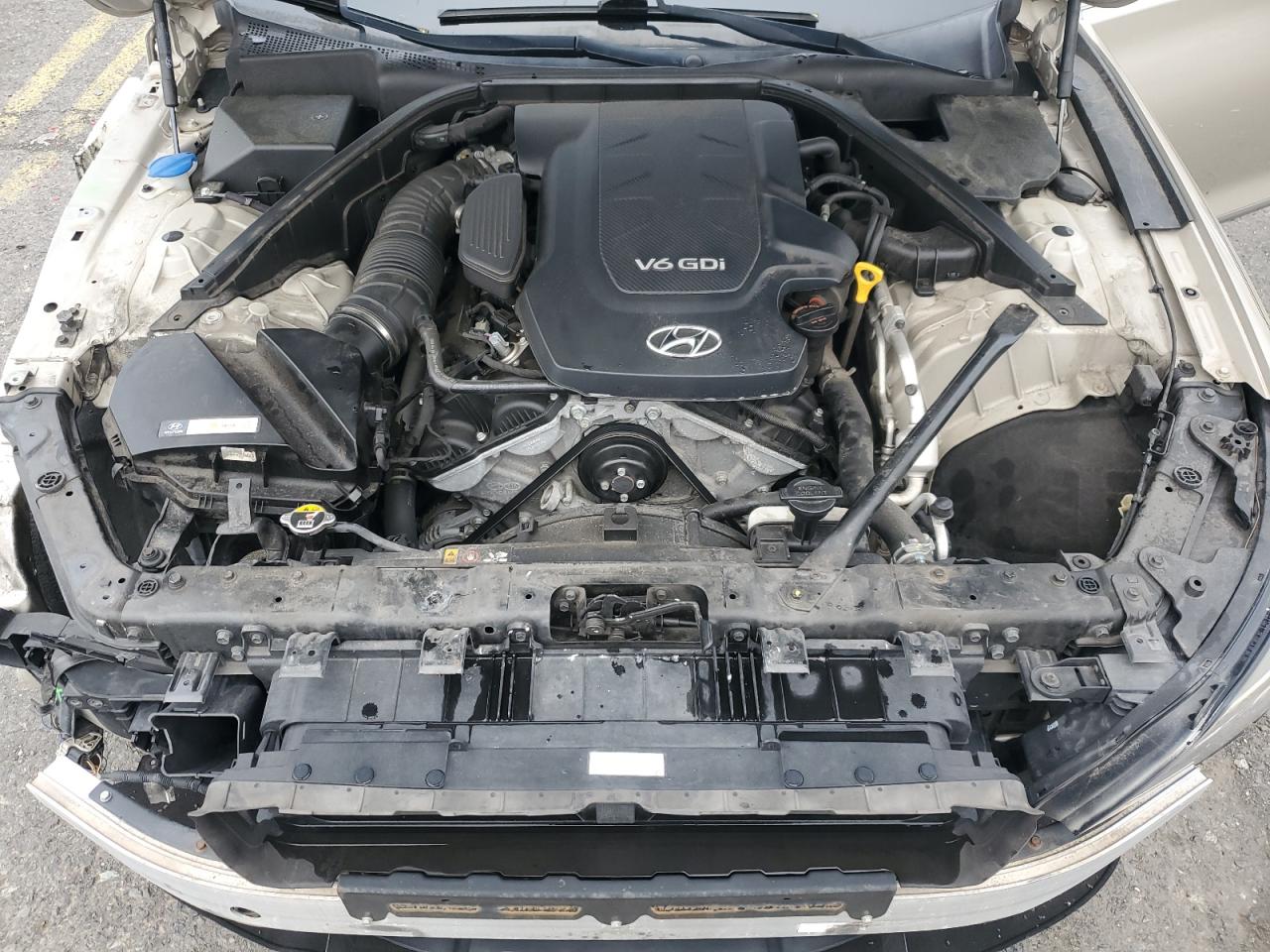 2015 Hyundai Genesis 3.8L VIN: KMHGN4JE3FU083759 Lot: 69317405