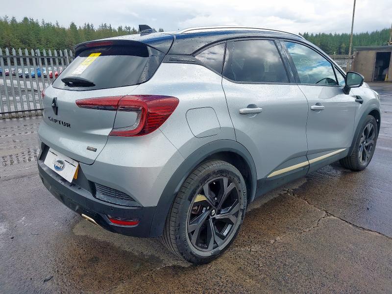 2024 RENAULT CAPTUR E-TECH ENGINEERED 