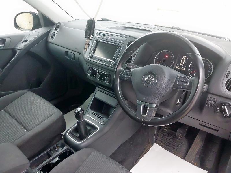 2012 VOLKSWAGEN TIGUAN S T