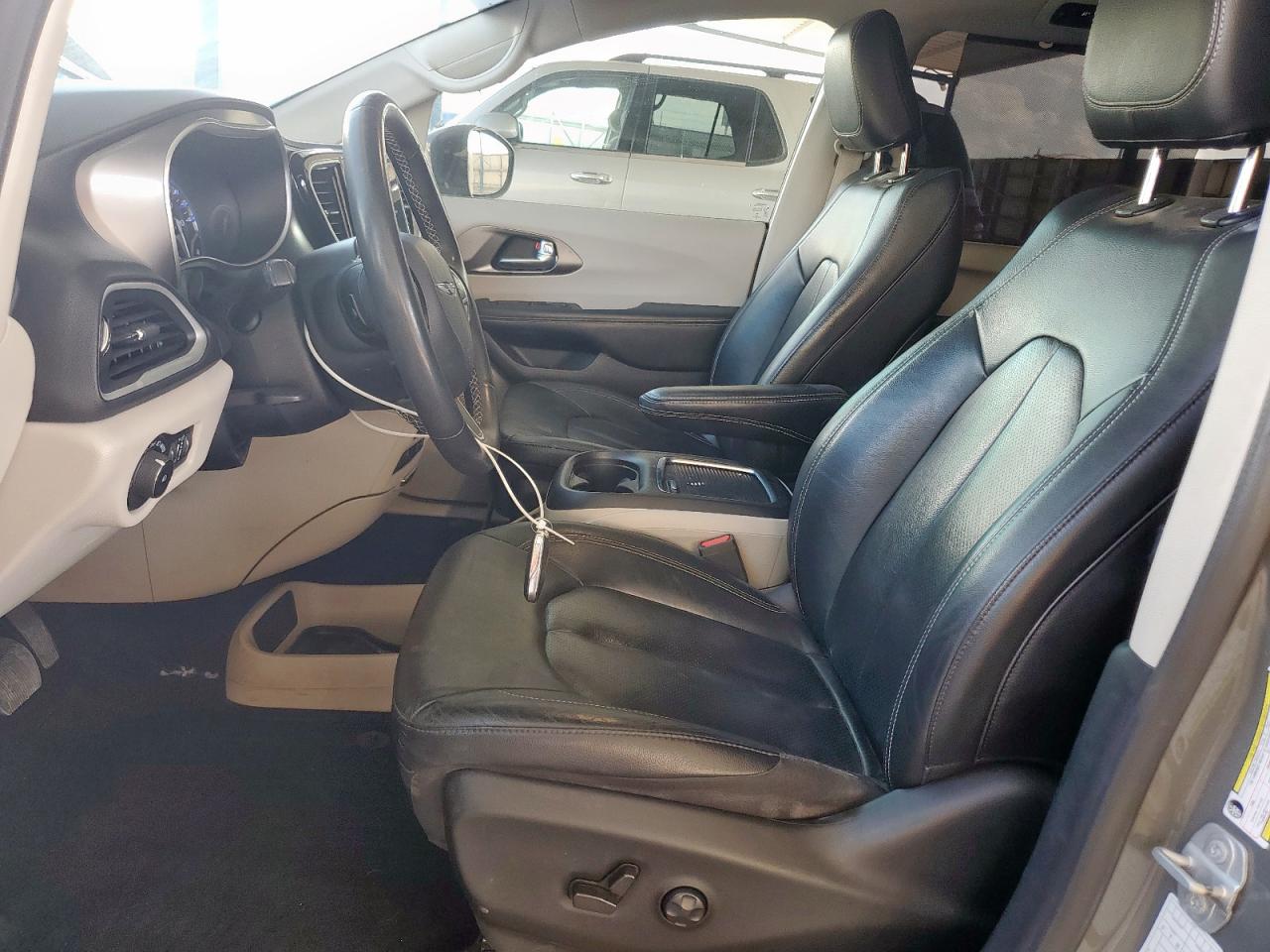 2022 Chrysler Pacifica Touring L VIN: 2C4RC1BGXNR181748 Lot: 70642075