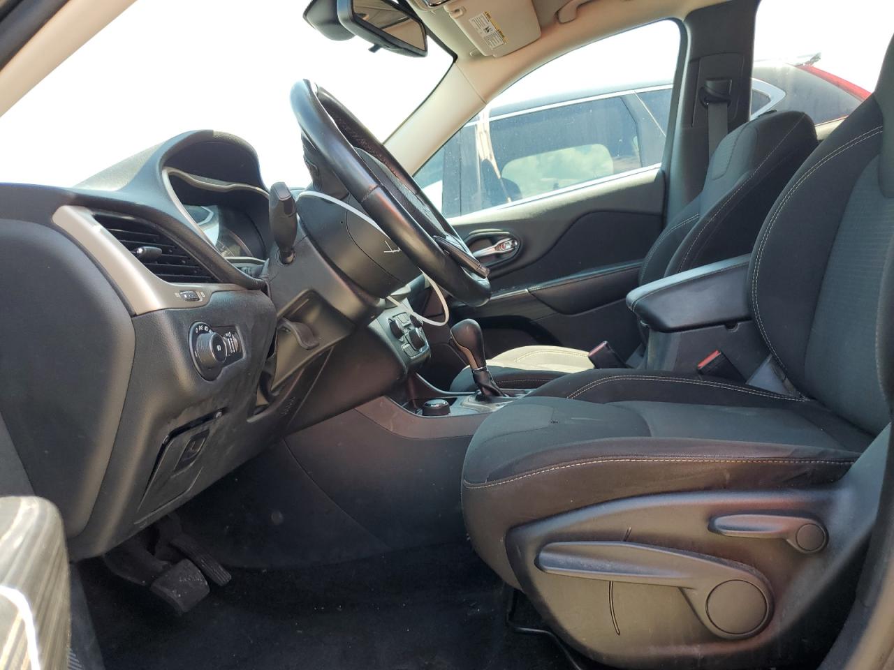 2015 Jeep Cherokee Latitude VIN: 1C4PJMCBXFW784791 Lot: 68204575