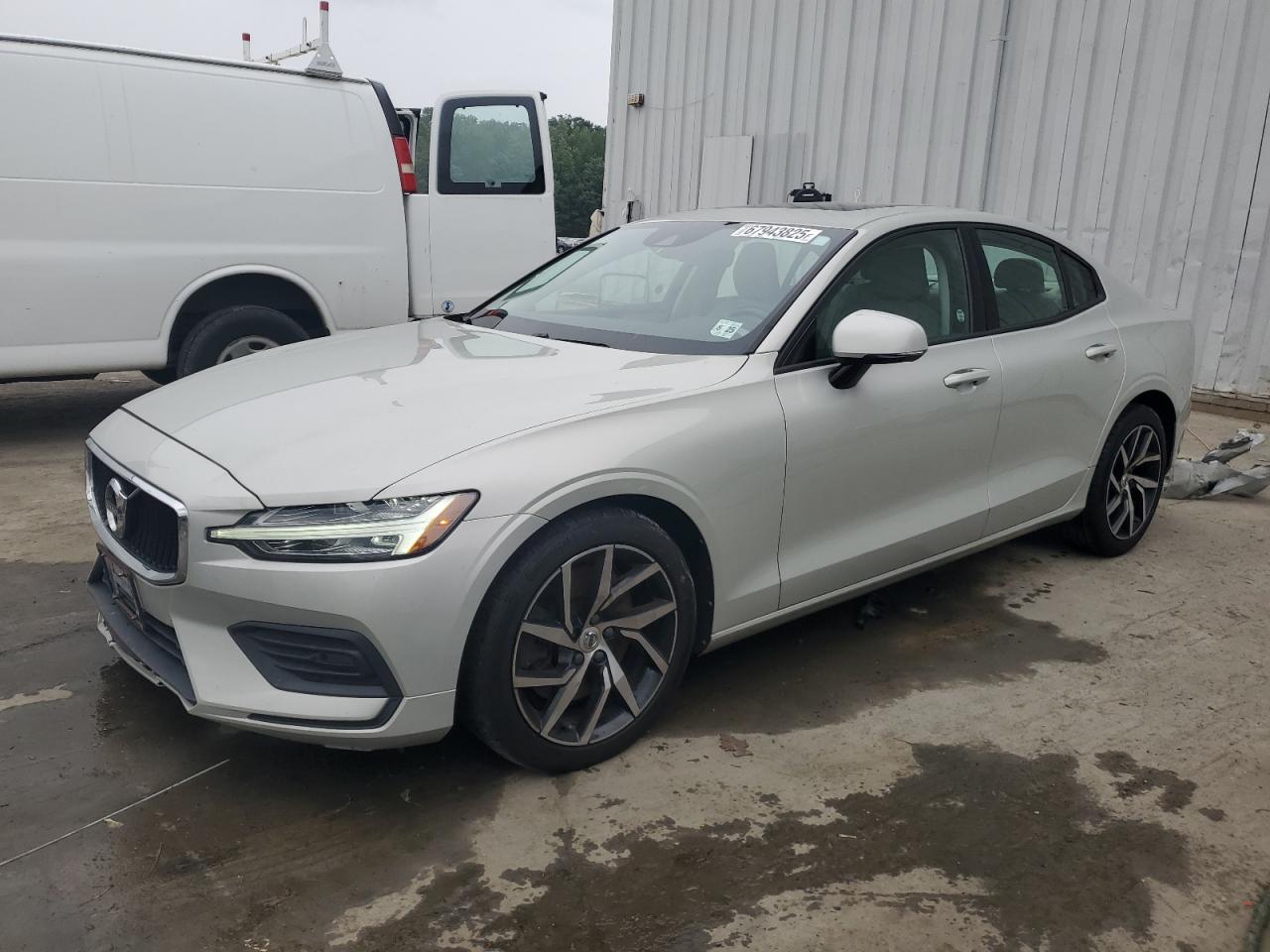 2020 Volvo S60 T6 Momentum