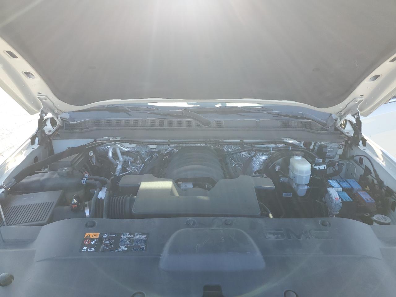 2015 GMC Yukon Xl Denali VIN: 1GKS2JKJ8FR634745 Lot: 68002185