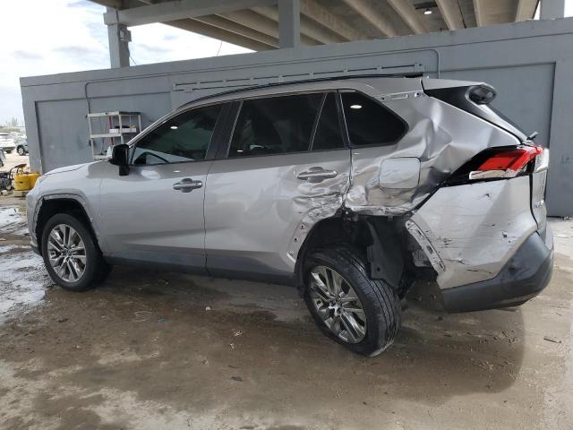  TOYOTA RAV4 2021 Серебристый