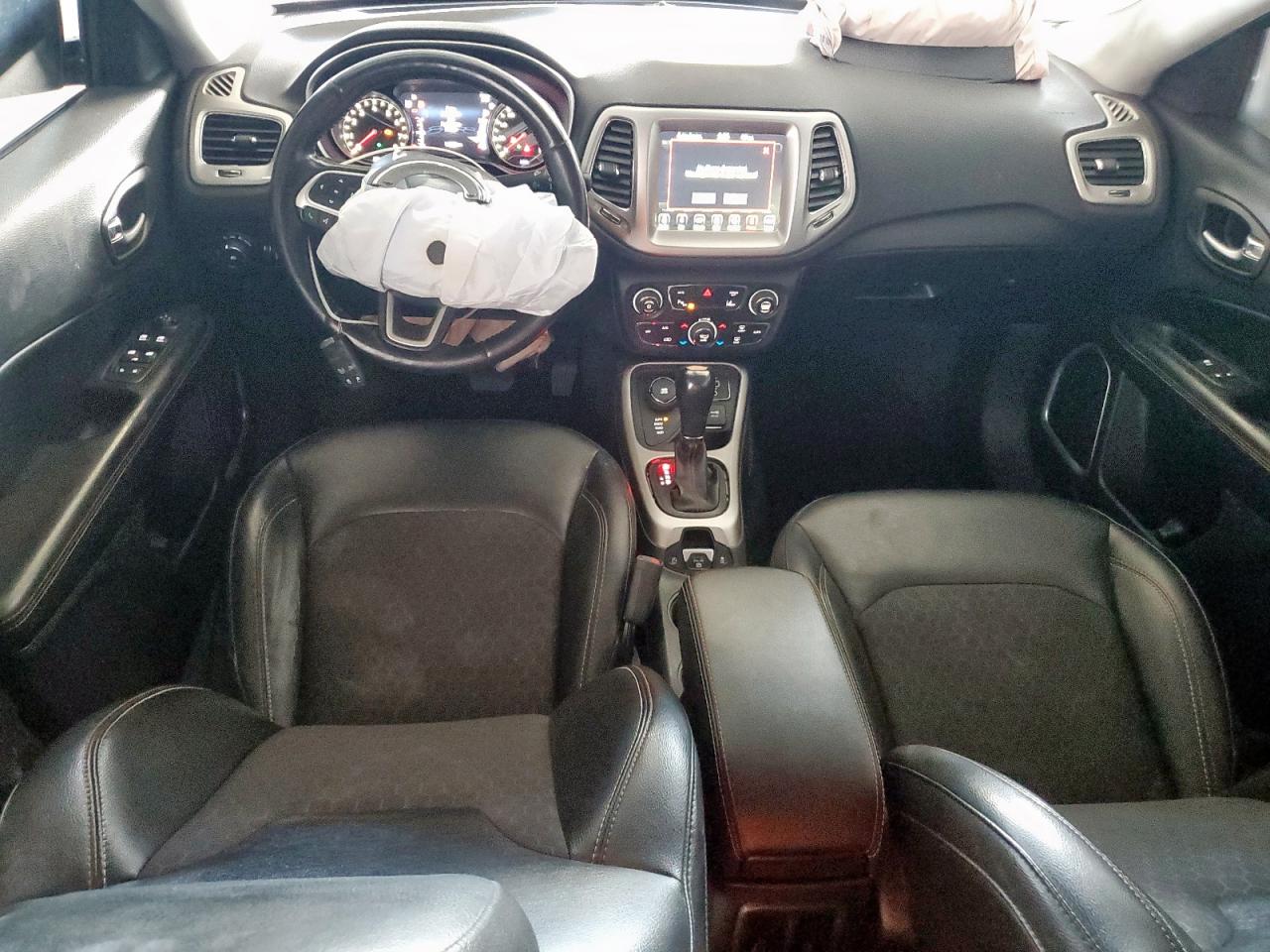 2018 Jeep Compass Latitude VIN: 3C4NJDBB0JT393446 Lot: 70187065