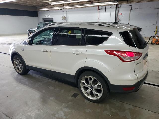  FORD ESCAPE 2016 Белы