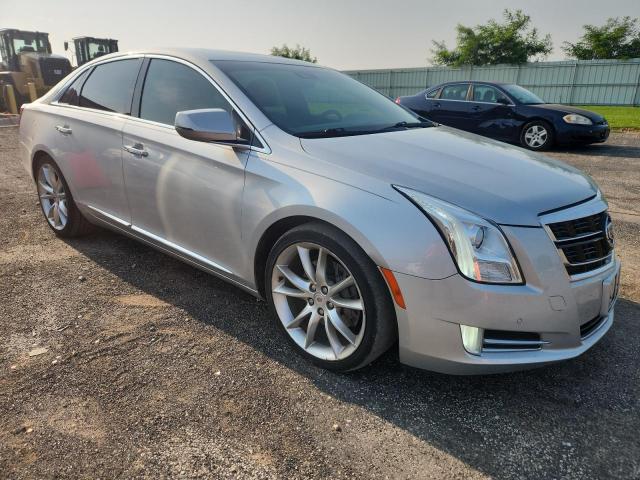 Sedans CADILLAC XTS 2014 Srebrny