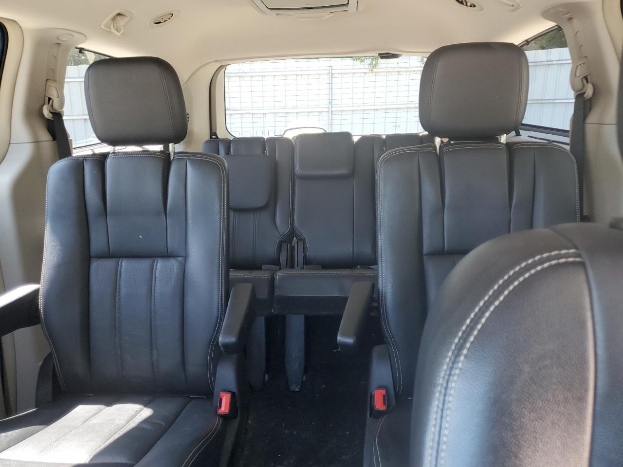 2011 Chrysler Town & Country Touring L VIN: 2A4RR8DG6BR716391 Lot: 70311005