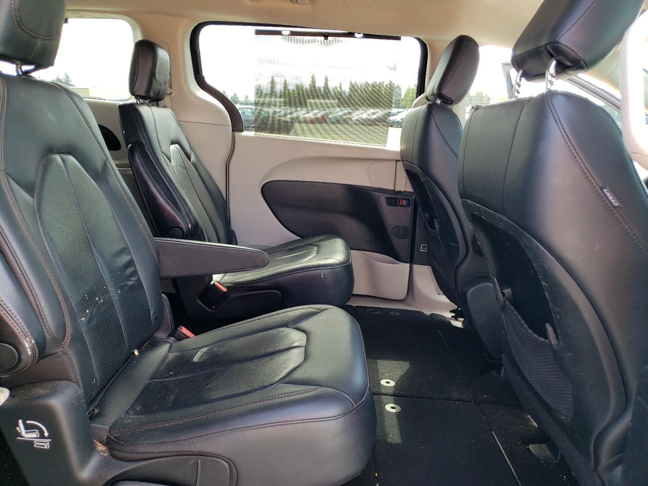 2020 Chrysler Pacifica Touring L VIN: 2C4RC1BG4LR133661 Lot: 69137955