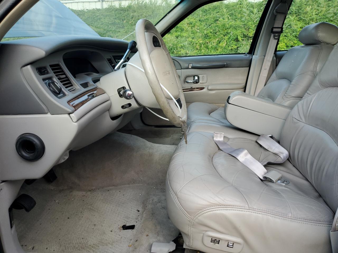 1LNLM82W6TY735021 1996 Lincoln Town Car Signature