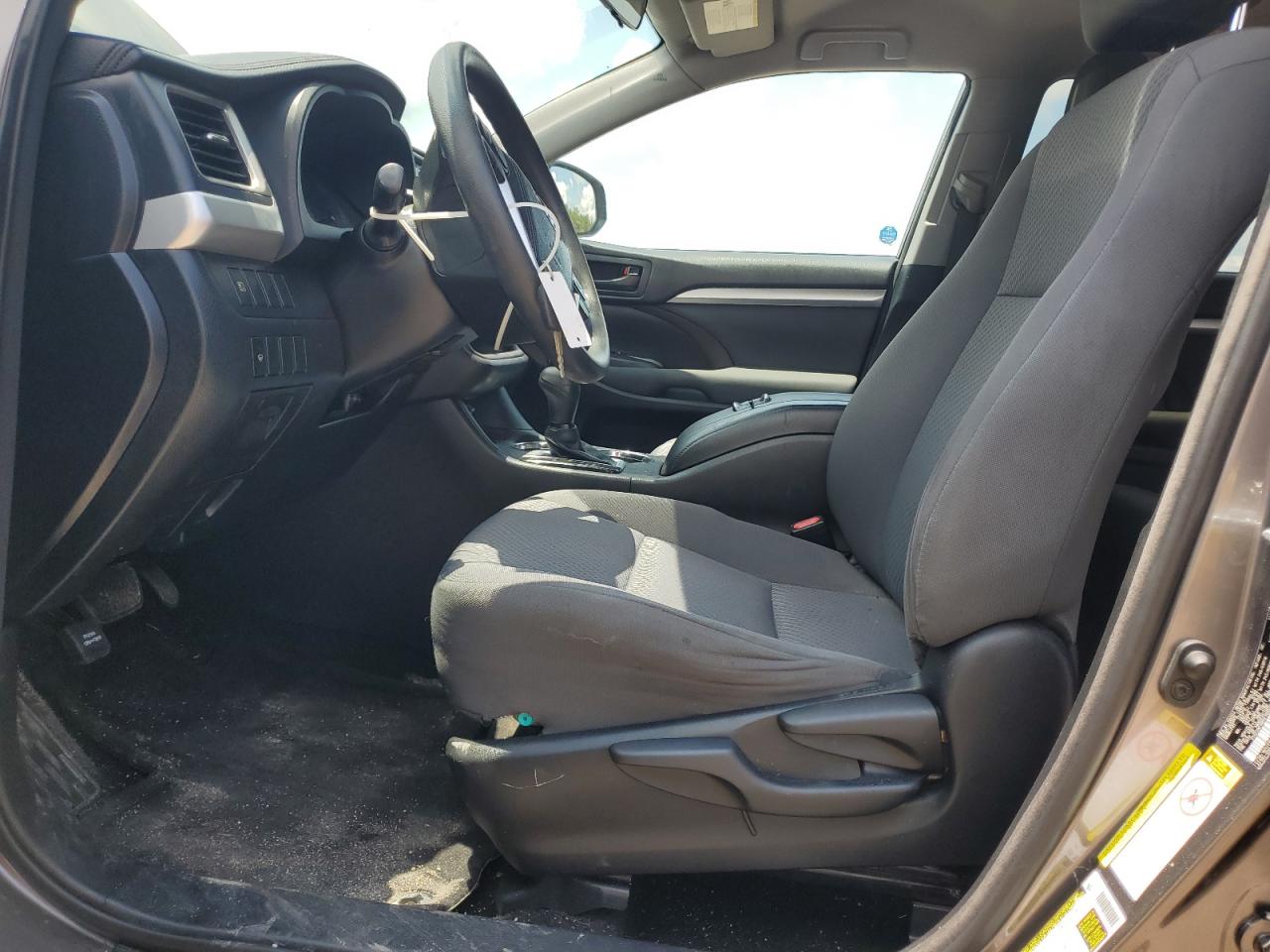 2017 Toyota Highlander Le VIN: 5TDZZRFH8HS190556 Lot: 68165345