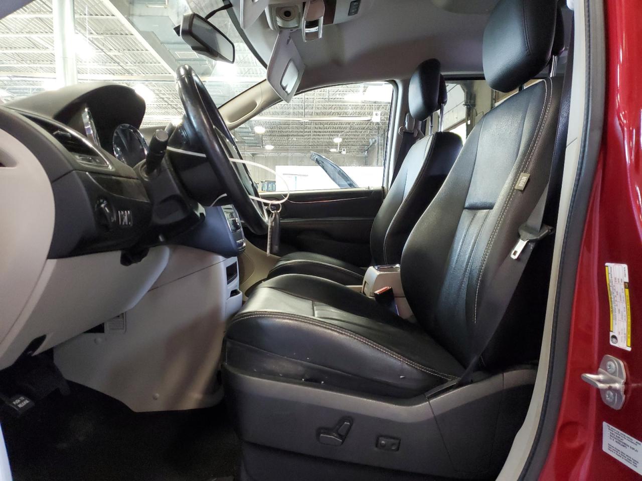 2015 Chrysler Town & Country Touring VIN: 2C4RC1BG0FR577575 Lot: 69281315