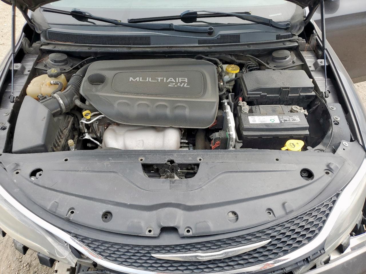 2015 Chrysler 200 Limited VIN: 1C3CCCAB1FN715424 Lot: 71106735