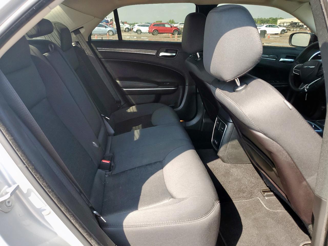 2019 Chrysler 300 Touring VIN: 2C3CCAAG8KH682943 Lot: 70071455