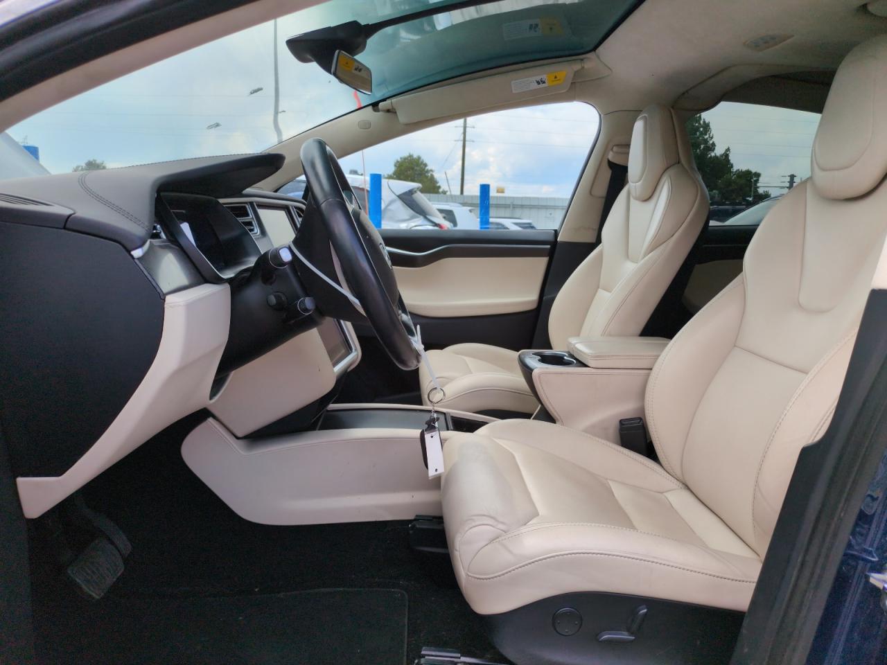 2018 Tesla Model X VIN: 5YJXCAE2XJF090976 Lot: 67480915