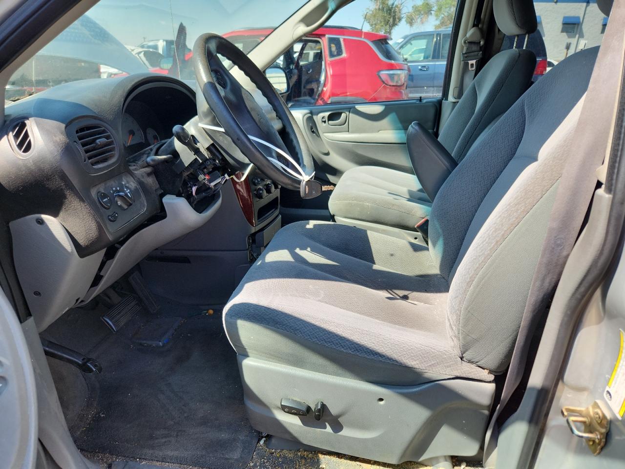 2005 Chrysler Town & Country Lx VIN: 2C4GP44R75R385306 Lot: 69704875