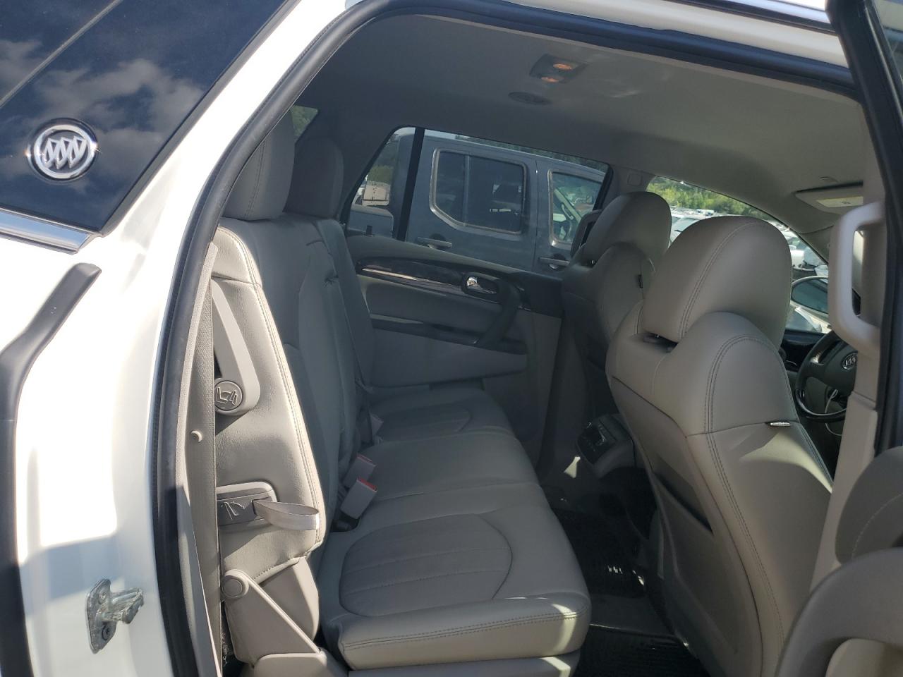 2017 Buick Enclave VIN: 5GAKRBKD2HJ302164 Lot: 69658685