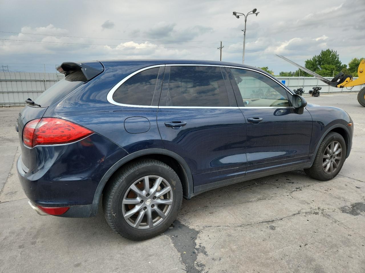 2011 Porsche Cayenne S blue null gas WP1AB2A21BLA42641 photo #4