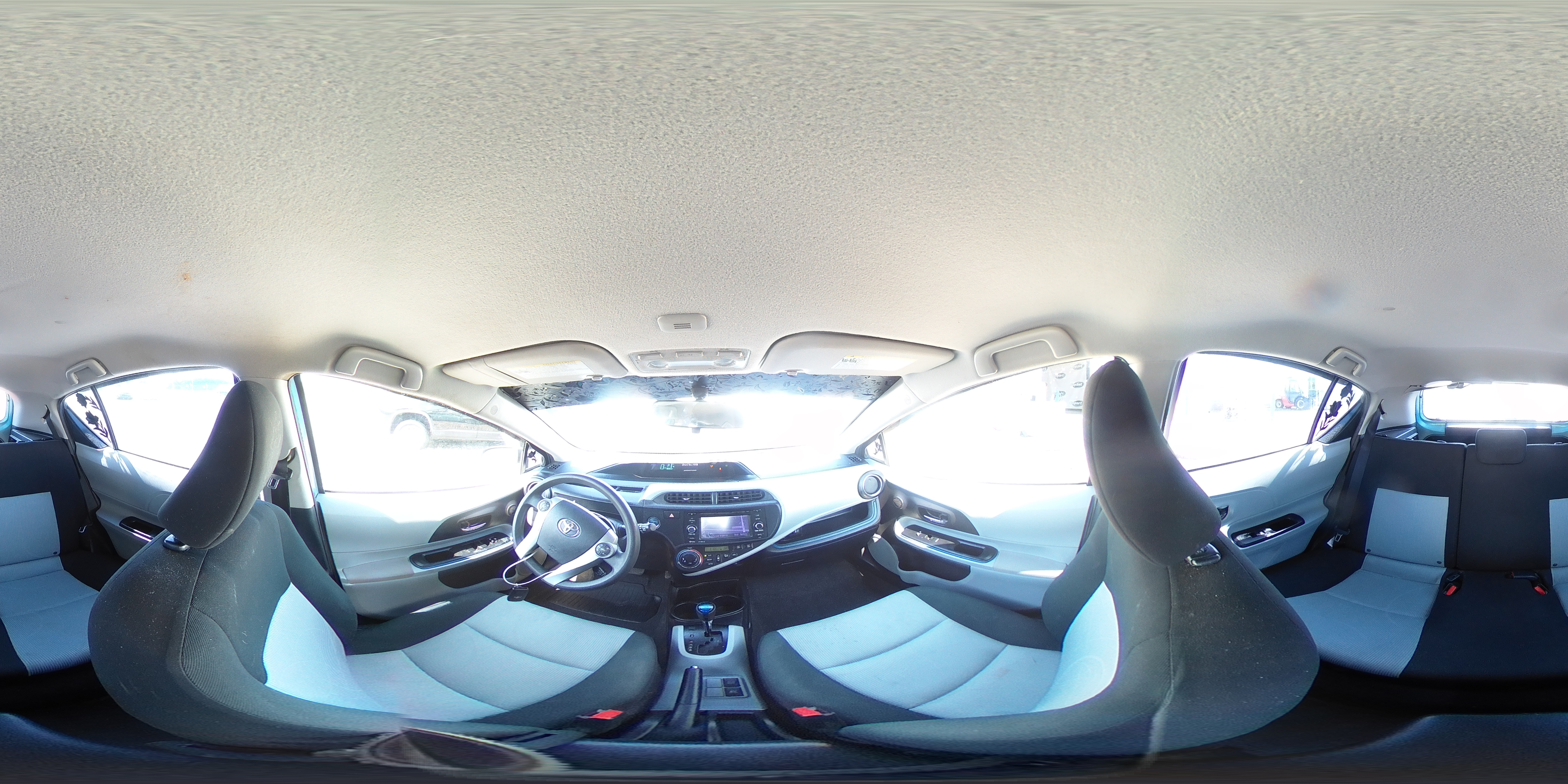 2012 Toyota Prius C VIN: JTDKDTB33C1023048 Lot: 70272545