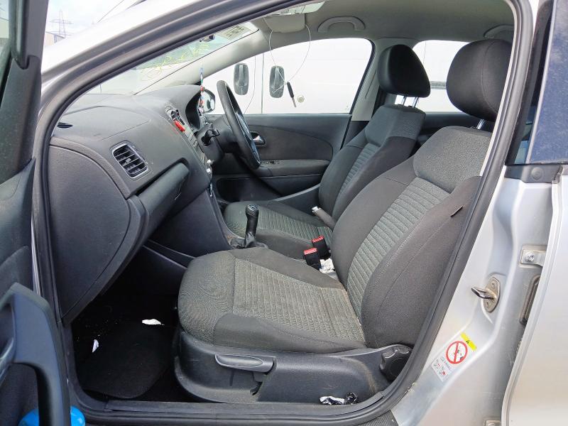2011 VOLKSWAGEN POLO SE