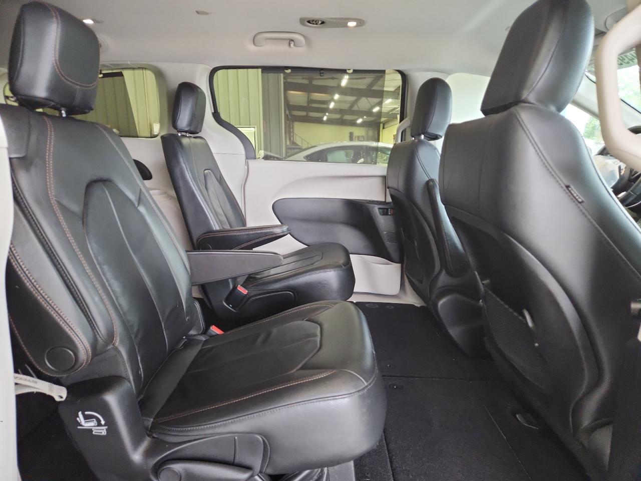 2017 Chrysler Pacifica Touring L VIN: 2C4RC1BG4HR745513 Lot: 69499765