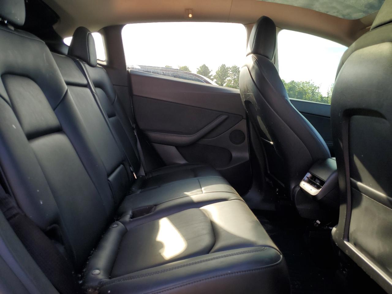 2021 Tesla Model Y VIN: 5YJYGDEE5MF196180 Lot: 70500395