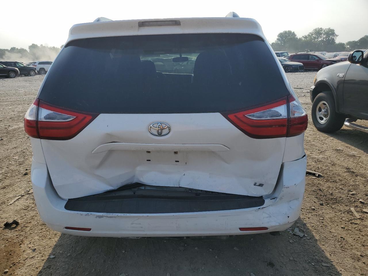 2017 Toyota Sienna Le VIN: 5TDKZ3DC0HS811309 Lot: 68946095