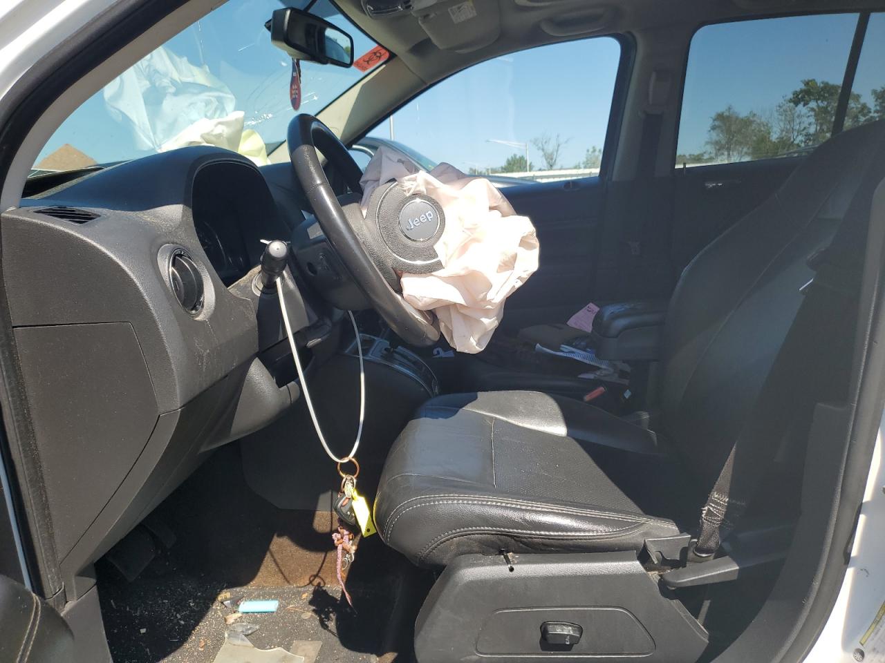 2014 Jeep Compass Limited VIN: 1C4NJDCB8ED617735 Lot: 69936115