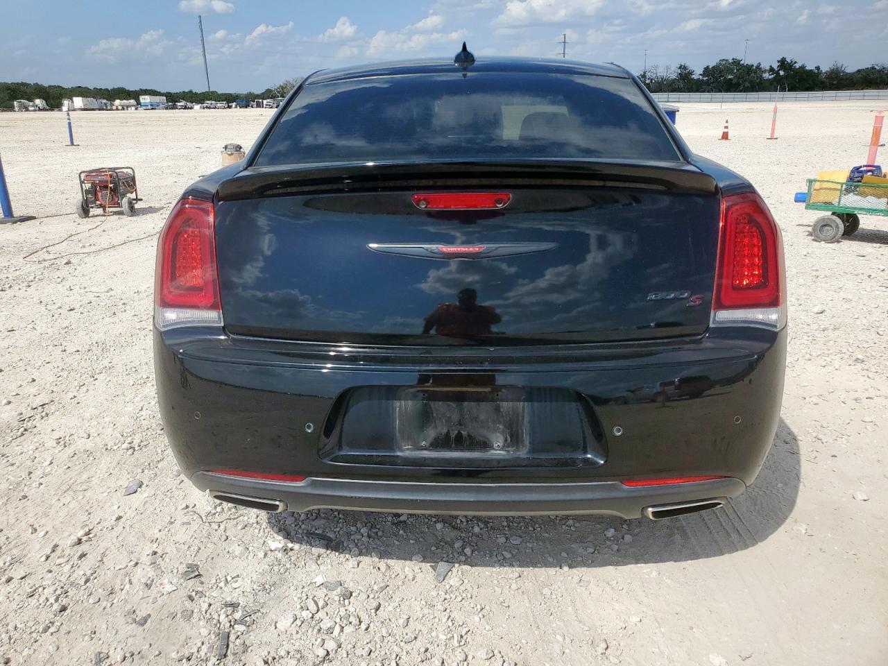2021 Chrysler 300 S VIN: 2C3CCABT4MH585706 Lot: 69102775