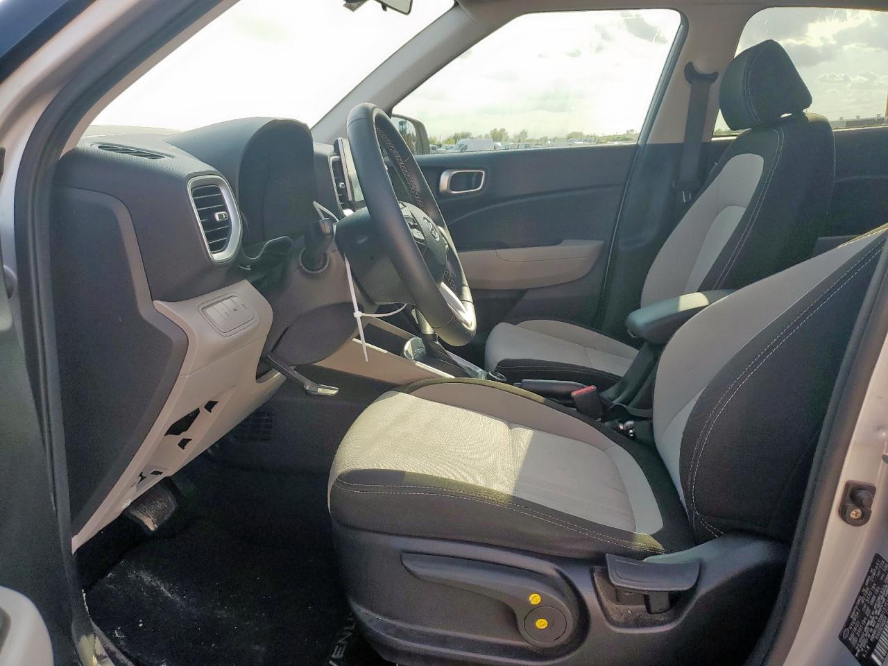 2022 Hyundai Venue Sel VIN: KMHRC8A35NU137534 Lot: 70765925