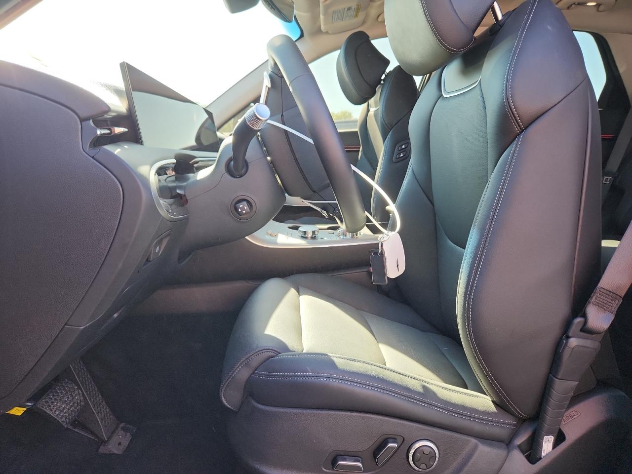 2026 Genesis Gv70 Base VIN: KMUMADTB0TU243255 Lot: 68734675