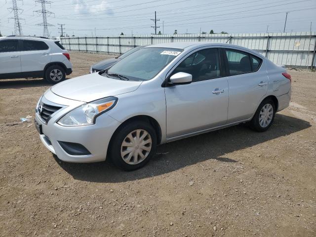  NISSAN VERSA 2018 Серебристый