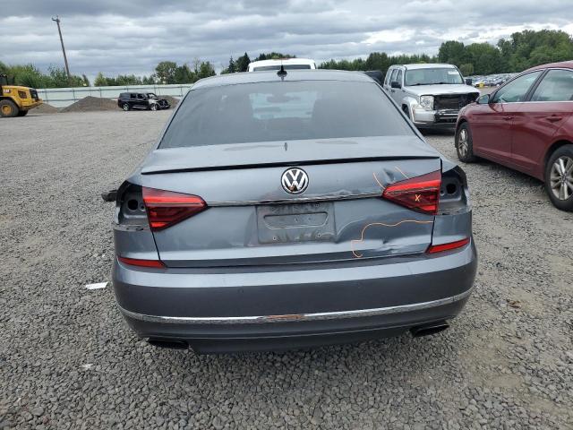  VOLKSWAGEN PASSAT 2017 Серый
