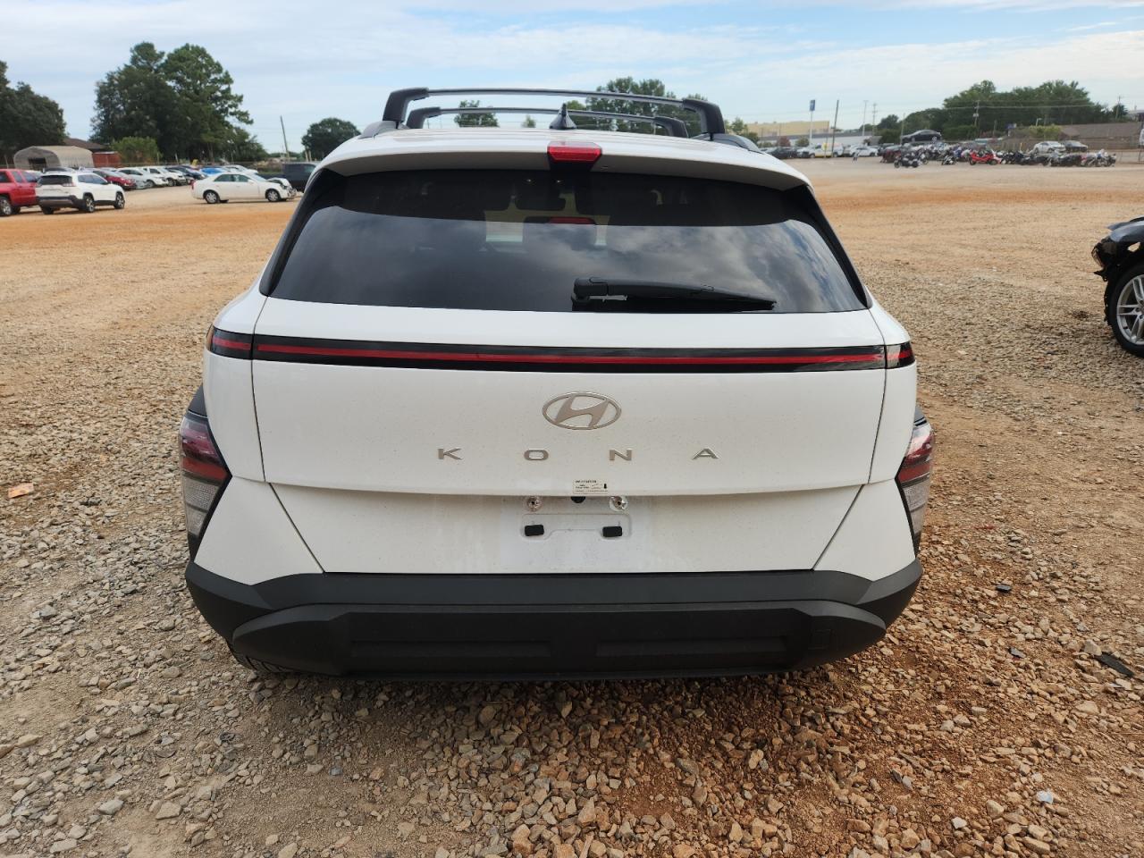 2025 Hyundai Kona Sel VIN: KM8HB3ABXSU198124 Lot: 70155945