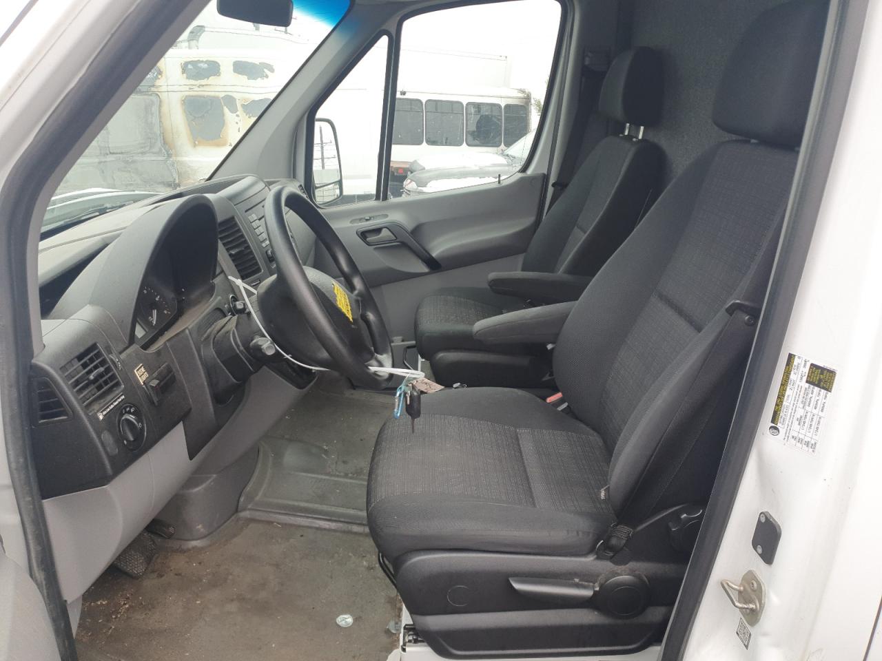 2017 Mercedes-Benz Sprinter 2500 VIN: WD3PE8CD6HP527356 Lot: 70350105