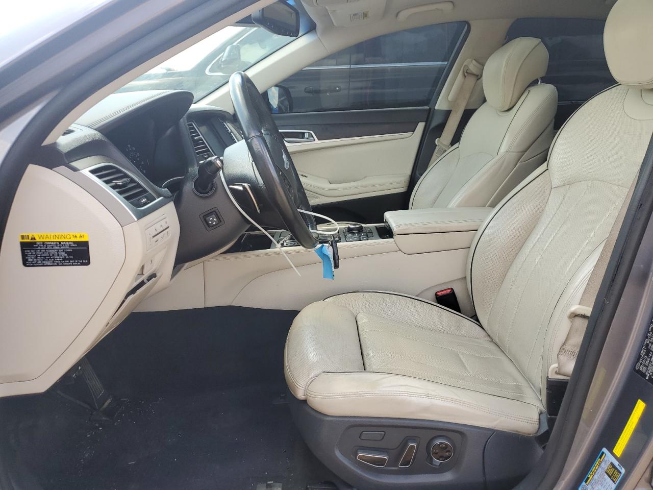 2015 Hyundai Genesis 3.8L VIN: KMHGN4JE3FU099704 Lot: 69070335