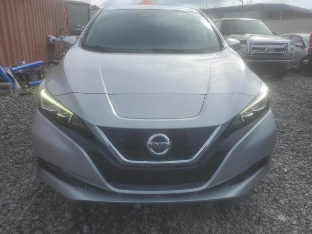  NISSAN LEAF 2018 Srebrny