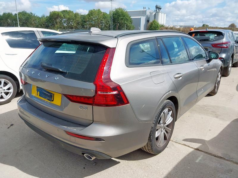 2018 VOLVO V60 MOMENTUM PRO D3 
