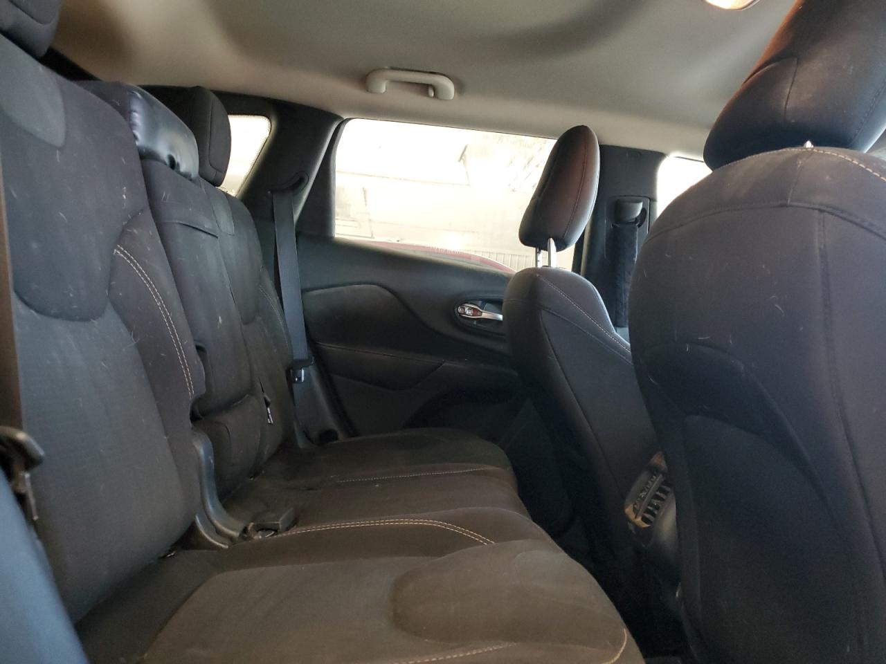 2016 Jeep Cherokee Latitude VIN: 1C4PJLCB7GW158532 Lot: 70304705