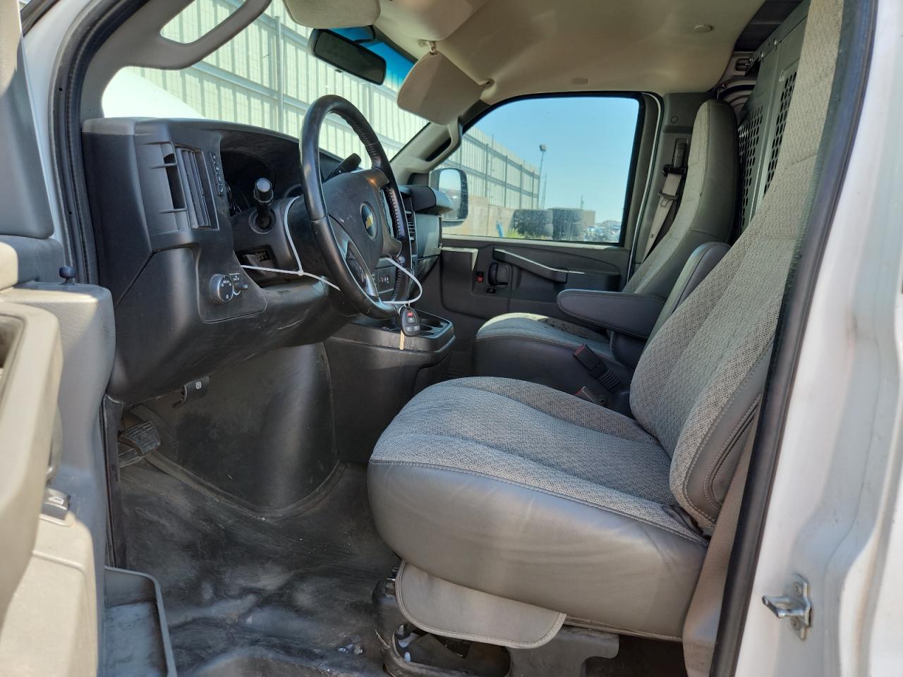 2019 Chevrolet Express G2500 VIN: 1GCWGBFG2K1356825 Lot: 68100485