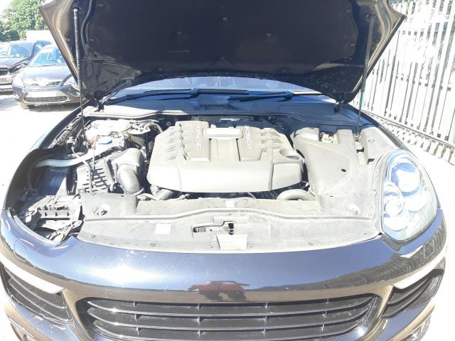 2016 PORSCHE CAYENNE V8