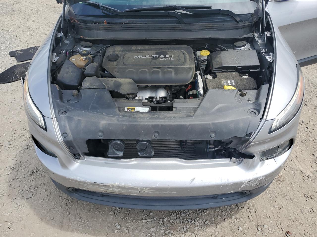 2017 Jeep Cherokee Latitude VIN: 1C4PJLCBXHW643670 Lot: 68248965