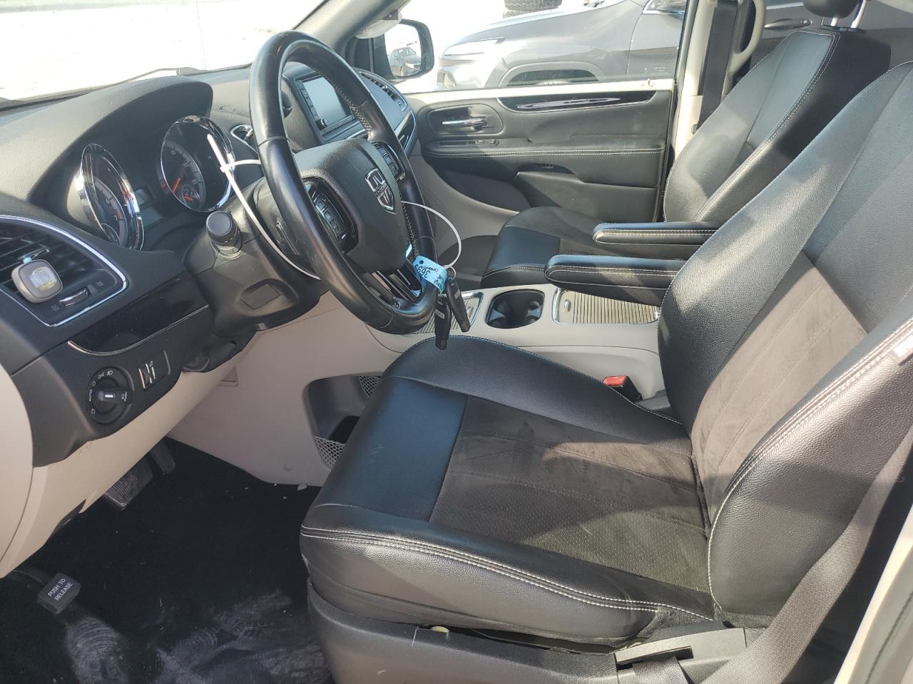 2019 Dodge Caravan VIN: 2C4RDGCG1KR782752 Lot: 69779755