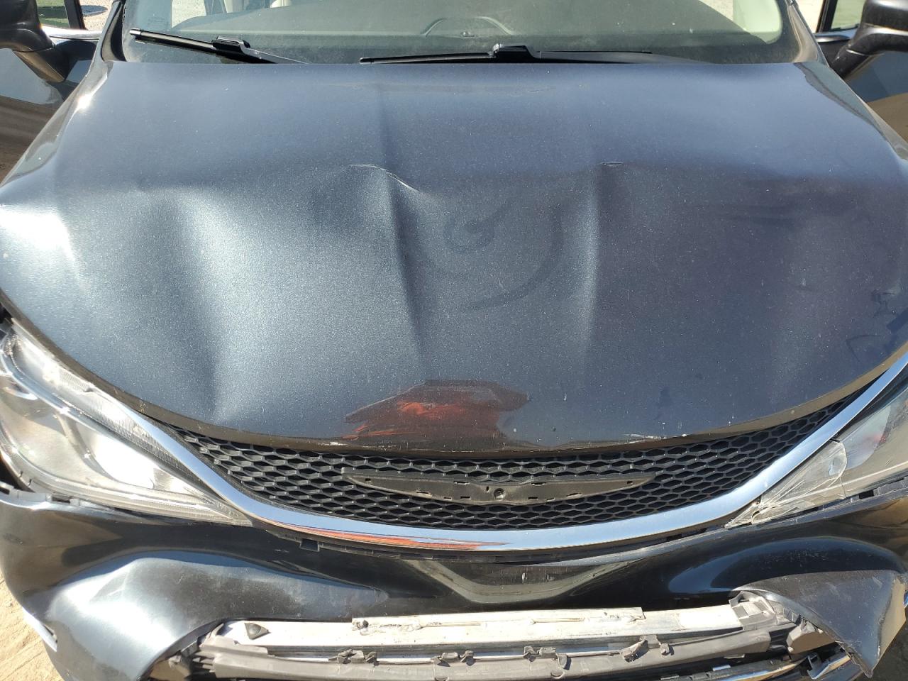 2020 Chrysler Pacifica Touring L VIN: 2C4RC1BG2LR112856 Lot: 68702405